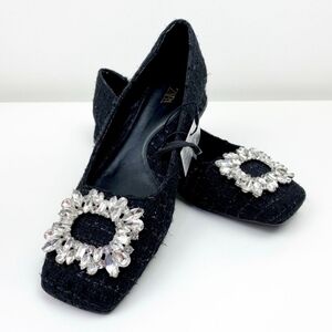 Zara Black Flats with Sleek Design